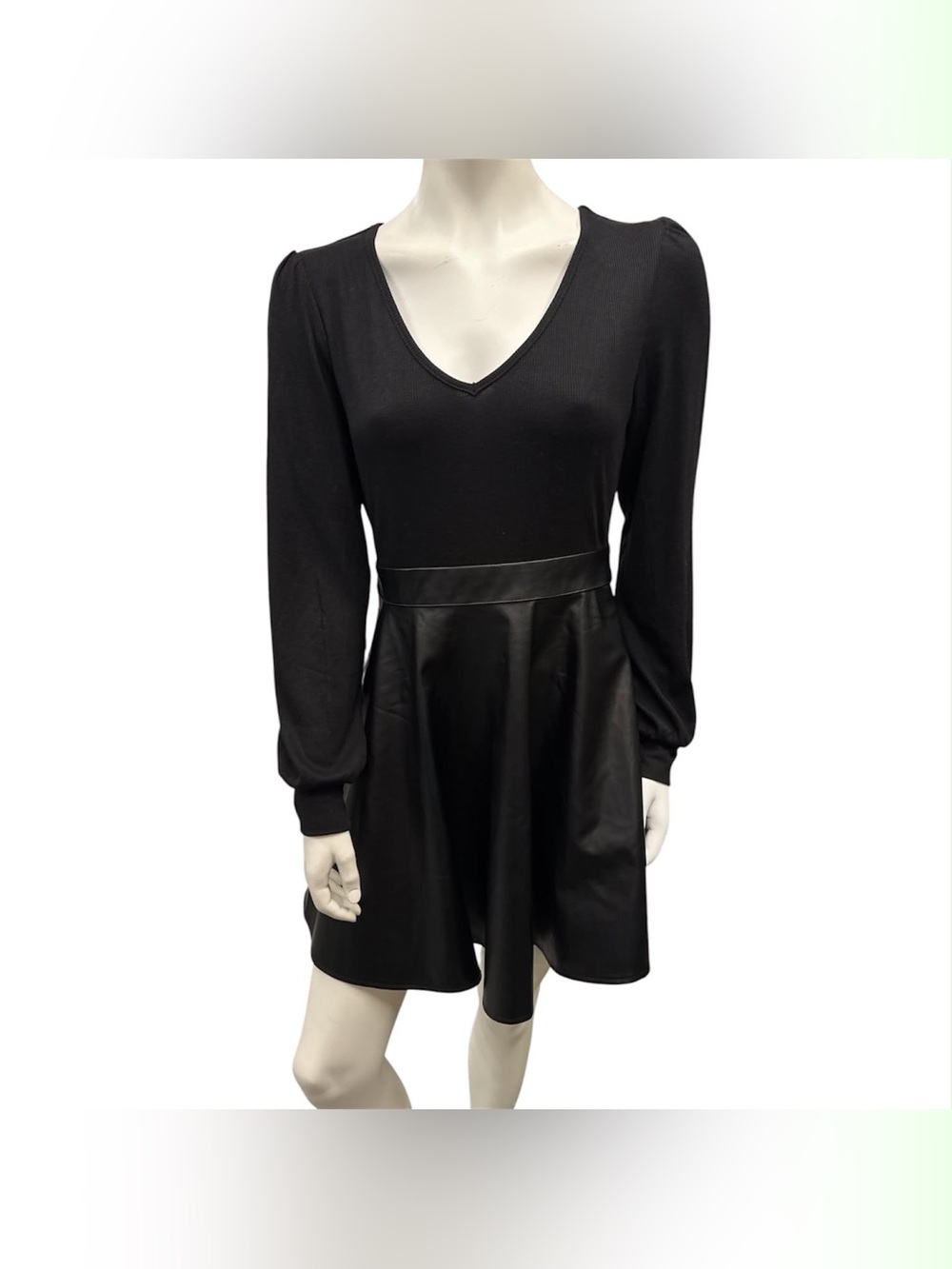 Cupshe NWT Black V-Neck Long Sleeve Mixed-Media Dress Size M